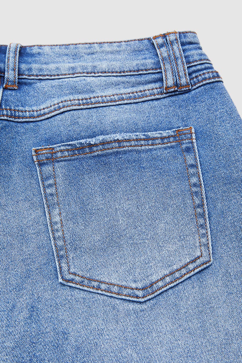 Denvara | Straight Leg Mid Rise Jeans