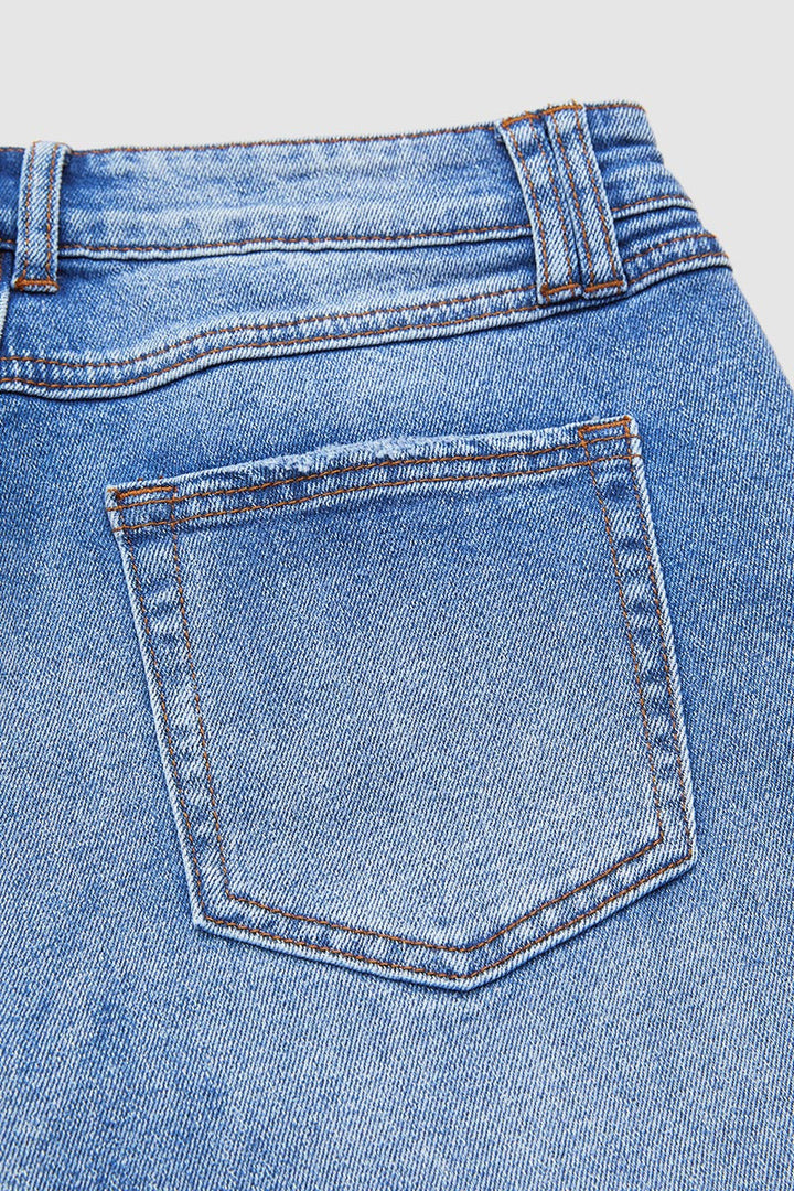 Denvara | Straight Leg Mid Rise Jeans