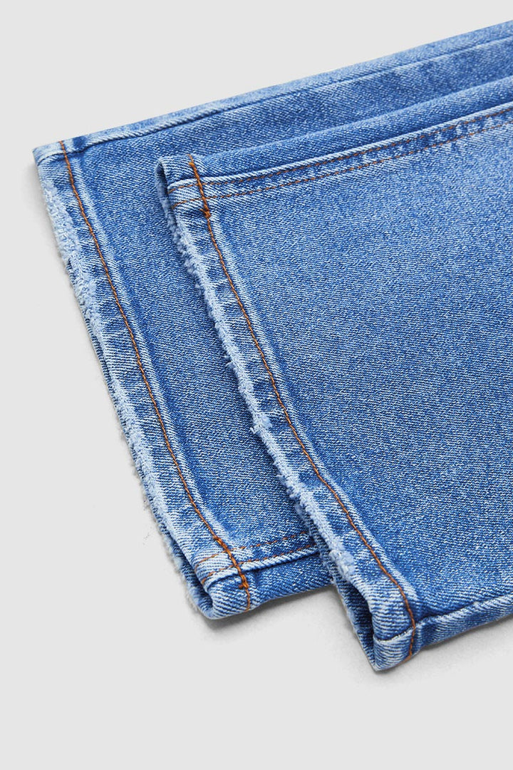 Denvara | Straight Leg Mid Rise Jeans